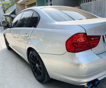 BMW 3 Series   2010 - Bán ô tô BMW 320i đời 2010, màu bạc, nhập khẩu