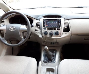 Toyota Innova 2015 - Bán ô tô Toyota Innova sản xuất 2015, màu bạc