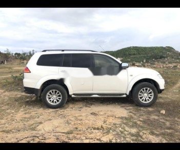 Mitsubishi Pajero Sport 2014 - Bán Mitsubishi Pajero Sport 2.5AT năm 2014, màu trắng số tự động