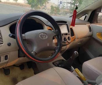 Toyota Innova 2011 - Cần bán lại xe Toyota Innova G sản xuất 2011, màu bạc