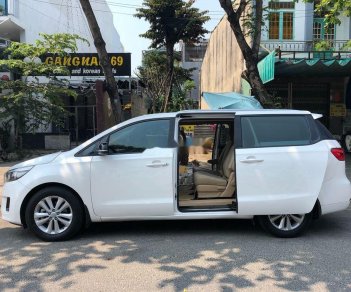 Kia Sedona 2016 - Bán Kia Sedona AT năm sản xuất 2016, màu trắng số tự động, giá chỉ 795 triệu