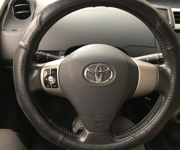 Toyota Yaris 2009 - Bán xe gia đình giá rẻ với chiếc Toyota Yaris sản xuất 2009, màu trắng, nhập khẩu