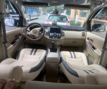 Toyota Innova   2012 - Cần bán xe Toyota Innova năm 2012, màu trắng, giá tốt