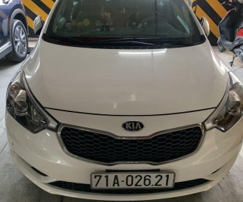 Kia K3 2016 - Cần bán lại xe Kia K3 sản xuất 2016, màu trắng xe gia đình, 495tr