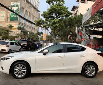 Mazda 3   2018 - Cần bán gấp Mazda 3 đời 2018, màu trắng, chính chủ, 620 triệu