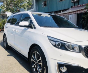 Kia Sedona 2016 - Cần bán xe Kia Sedona 2.2 DATH sản xuất 2016, màu trắng, giá thấp, giao nhanh