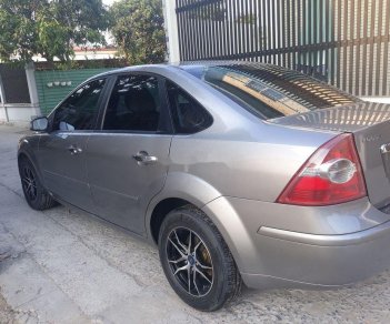 Ford Focus   2009 - Bán Ford Focus đời 2009, màu bạc xe gia đình, giá 225tr