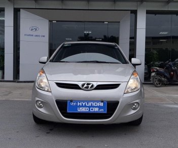 Hyundai i20    2011 - Cần bán Hyundai i20 1.4AT năm 2011, màu bạc, nhập khẩu số tự động