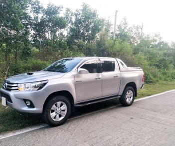 Toyota Hilux 2015 - Bán ô tô Toyota Hilux sản xuất 2015, màu xám