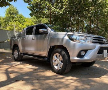 Toyota Hilux   2016 - Bán Toyota Hilux sản xuất 2016, màu bạc, xe nhập  