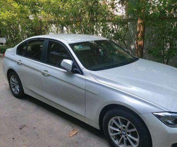 BMW 3 Series   2012 - Bán BMW 320i sản xuất năm 2012, màu trắng, nhập khẩu 