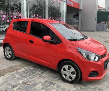 Chevrolet Spark 2018 - Cần bán gấp chiếc xe Chevrolet Spark LS năm 2018, màu đỏ, giá thấp, giao nhanh