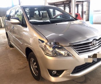 Toyota Innova   2012 - Bán Toyota Innova năm sản xuất 2012, màu bạc, xe gia đình 