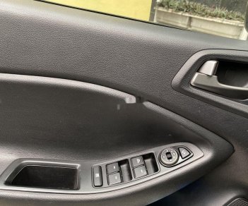 Hyundai i20 Active   2015 - Bán Hyundai i20 Active sản xuất năm 2015, màu trắng, nhập khẩu  