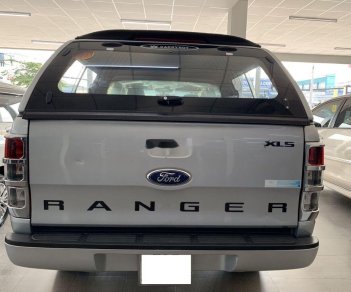 Ford Ranger 2014 - Cần bán gấp Ford Ranger XLS MT đời 2014, màu bạc, nhập khẩu nguyên chiếc số sàn giá cạnh tranh