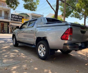 Toyota Hilux   2016 - Bán Toyota Hilux sản xuất 2016, màu bạc, xe nhập  