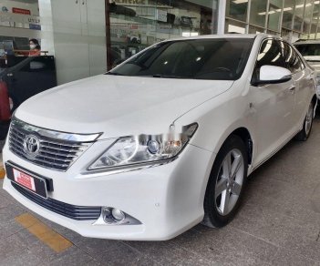 Toyota Camry 2014 - Bán Toyota Camry năm sản xuất 2014, màu trắng số tự động