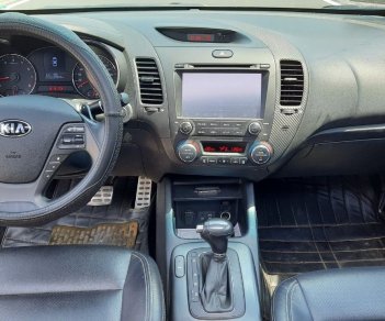 Kia K3 2015 - Bán nhanh chiếc Kia K3 2015, màu trắng giá cạnh tranh, giao nhanh tận nhà