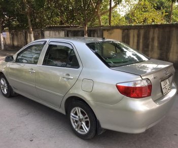 Toyota Vios 2007 - Gia đình cần bán xe Toyota Vios sản xuất 2007, màu bạc, số sàn