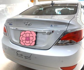 Hyundai Accent   2015 - Bán Hyundai Accent 2015, màu bạc, xe nhập 