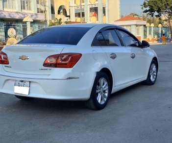 Chevrolet Cruze    2015 - Cần bán lại xe Chevrolet Cruze đời 2016, màu trắng 
