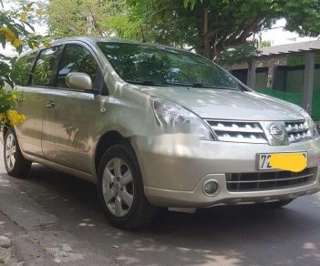 Nissan Livina 2010 - Cần bán lại xe Nissan Livina năm sản xuất 2010, màu bạc