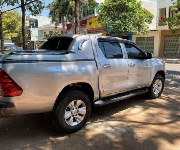 Toyota Hilux   2016 - Bán Toyota Hilux sản xuất 2016, màu bạc, xe nhập  