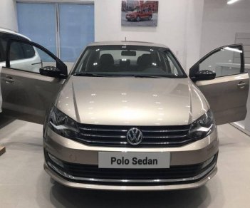 Volkswagen Polo   2018 - Bán Volkswagen Polo sản xuất năm 2018, màu vàng, xe nhập 