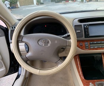 Toyota Camry 2005 - Cần bán lại xe Toyota Camry năm sản xuất 2005, màu đen, 355 triệu