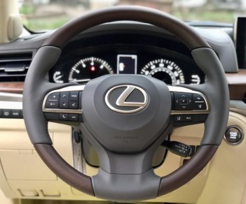 Lexus LX 2019 - Bán nhanh với giá thấp chiếc Lexus LX 570 Luxury sản xuất 2019, giao nhanh toàn quốc