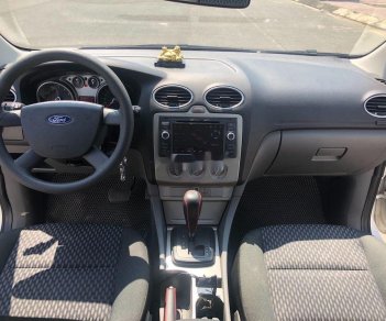 Ford Focus 2009 - Bán xe Ford Focus 2009, màu trắng chính chủ, 290 triệu