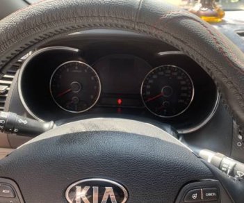 Kia K3   2015 - Cần bán lại xe Kia K3 sản xuất năm 2015, màu trắng, xe gia đình