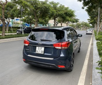 Kia Rondo 2.0 AT 2016 - Cần bán Kia Rondo 2.0 AT năm sản xuất 2016, màu xanh lam, giá thương lượng