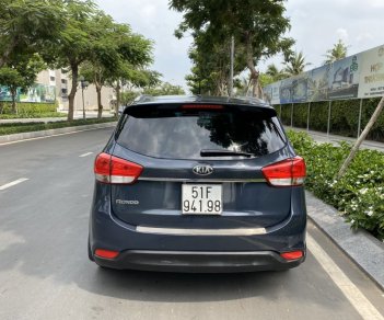 Kia Rondo 2.0 AT 2016 - Cần bán Kia Rondo 2.0 AT năm sản xuất 2016, màu xanh lam, giá thương lượng