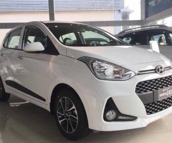 Hyundai Grand i10 2020 - Bán xe Hyundai Grand i10 1.2 AT, sản xuất 2020, màu trắng, giao nhanh