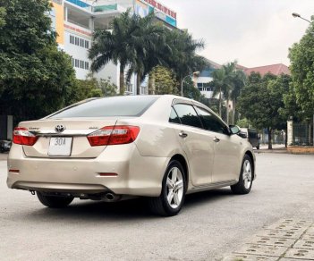 Toyota Camry 2015 - Ô tô Đức Thiện bán chiếc Toyota Camry 2.0Q, đời 2015, màu đen, giá thấp