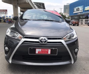 Toyota Yaris 2015 - Cần bán gấp Toyota Yaris 1.3G AT 2015, màu xám, nhập khẩu