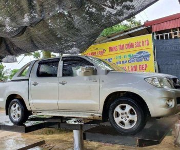 Toyota Hilux 2009 - Bán xe Toyota Hilux đời 2009, màu bạc, nhập khẩu, 295tr