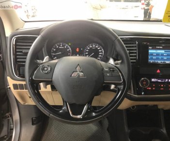 Mitsubishi Outlander 2016 - Bán xe Mitsubishi Outlander 2.0AT năm sản xuất 2016, màu xám, nhập khẩu Nhật Bản, giá 750tr