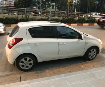 Hyundai i20 2011 - Bán Hyundai i20 sản xuất 2011, màu trắng, nhập khẩu nguyên chiếc, 315 triệu