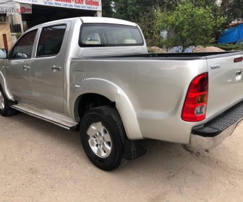 Toyota Hilux 2009 - Bán ô tô Toyota Hilux sản xuất năm 2009, màu bạc, 325 triệu