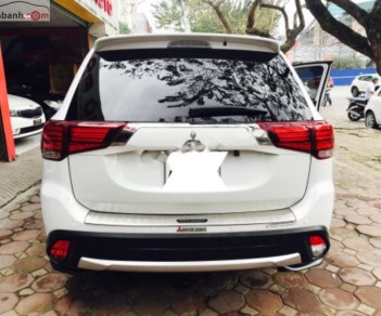 Mitsubishi Outlander 2019 - Cần bán gấp Mitsubishi Outlander sản xuất năm 2019, màu trắng