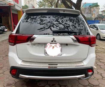 Mitsubishi Outlander 2.0 Premium 2019 - Cần bán lại xe Mitsubishi Outlander 2.0 Premium năm sản xuất 2019, màu trắng giá cạnh tranh