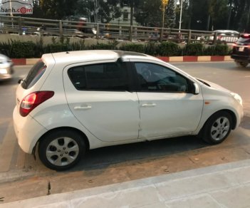 Hyundai i20 2011 - Bán Hyundai i20 sản xuất 2011, màu trắng, nhập khẩu nguyên chiếc, 315 triệu