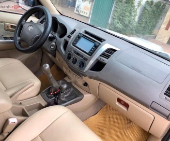 Toyota Hilux 2009 - Bán ô tô Toyota Hilux sản xuất năm 2009, màu bạc, 325 triệu