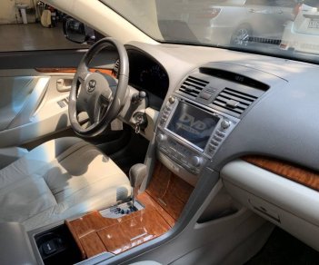 Toyota Camry 2012 - Bán Toyota Camry năm sản xuất 2012, màu đen như mới