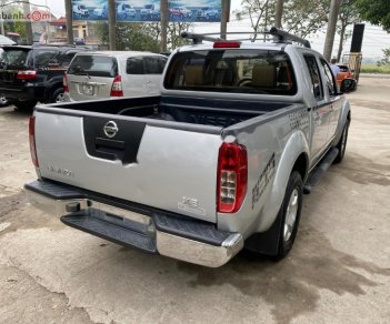 Nissan Navara LE 2.5MT 4WD 2012 - Cần bán Nissan Navara LE 2.5MT 4WD đời 2012, màu bạc, nhập khẩu 