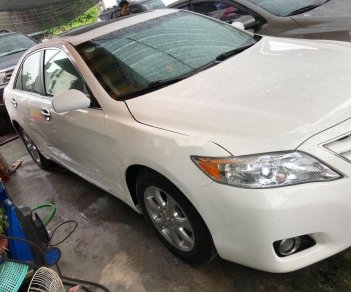 Toyota Camry 2010 - Bán Toyota Camry LE 2.5 năm 2010, màu trắng, giá 635tr