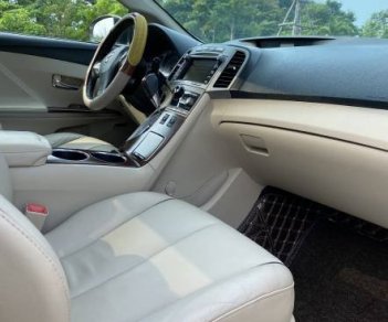 Toyota Venza 2011 - Cần bán xe Toyota Venza năm sản xuất 2011, màu trắng, xe nhập, giá 799tr