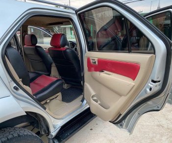 Toyota Fortuner 2011 - Bán Toyota Fortuner MT sản xuất 2011, màu bạc, xe nhập